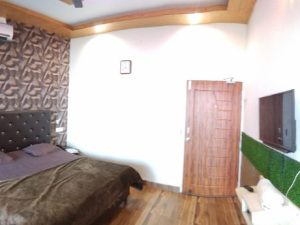 rooms for couples in morni hills