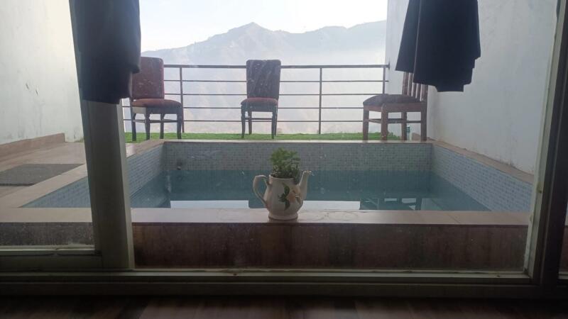 couple friendly rooms in morni hills