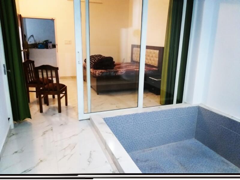 Rooms for rent in morni hills